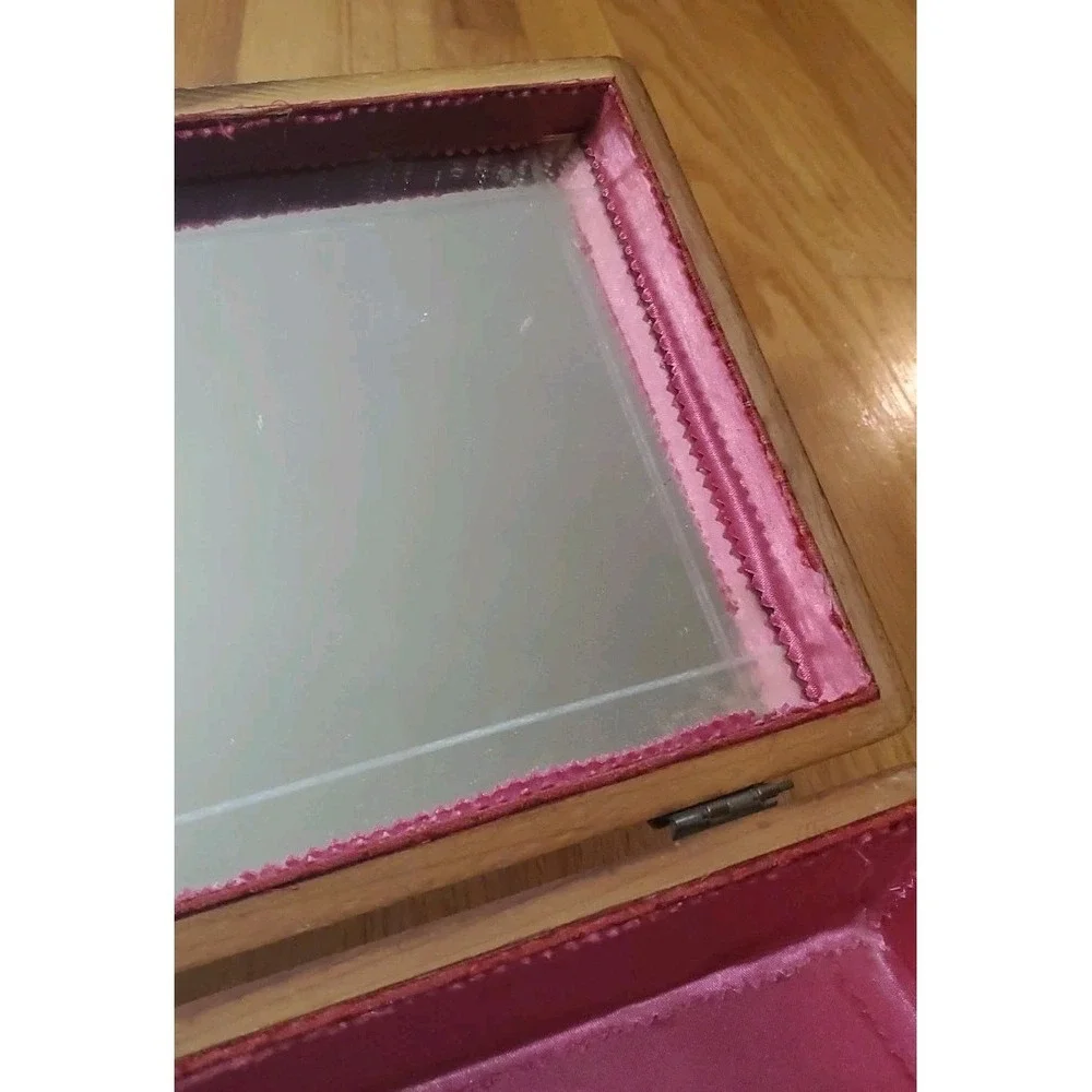 Distressed Vintage Cedar‎ Box Treasure Chest Hinged Lid Mirror Footed Lockable